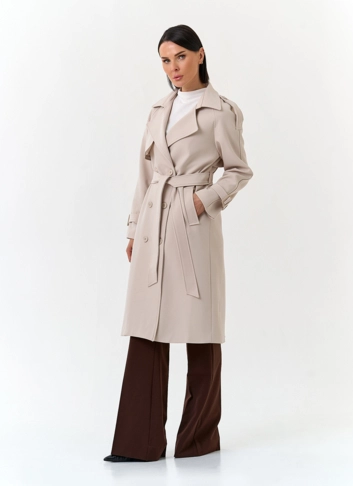 Женский светлый плащ