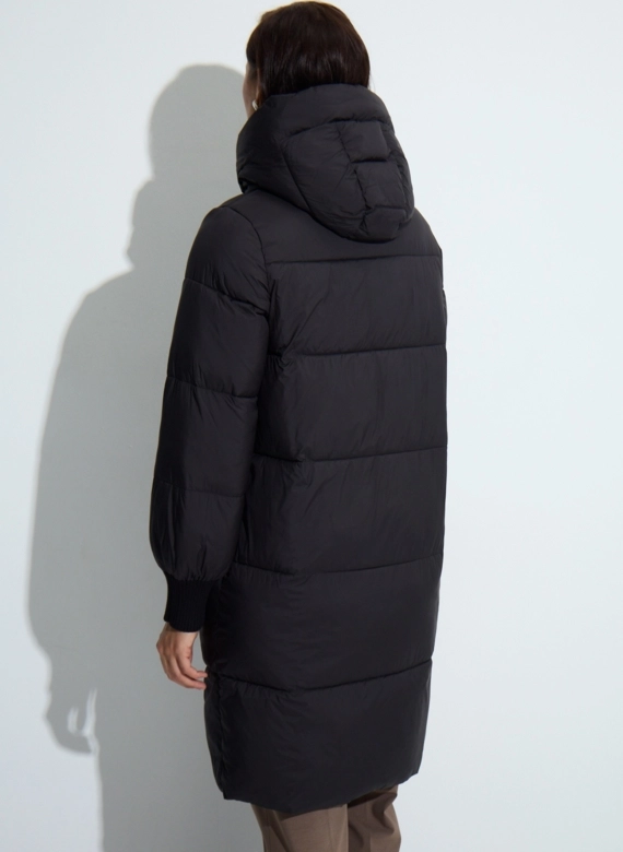 Женский пуховик с капюшоном фото