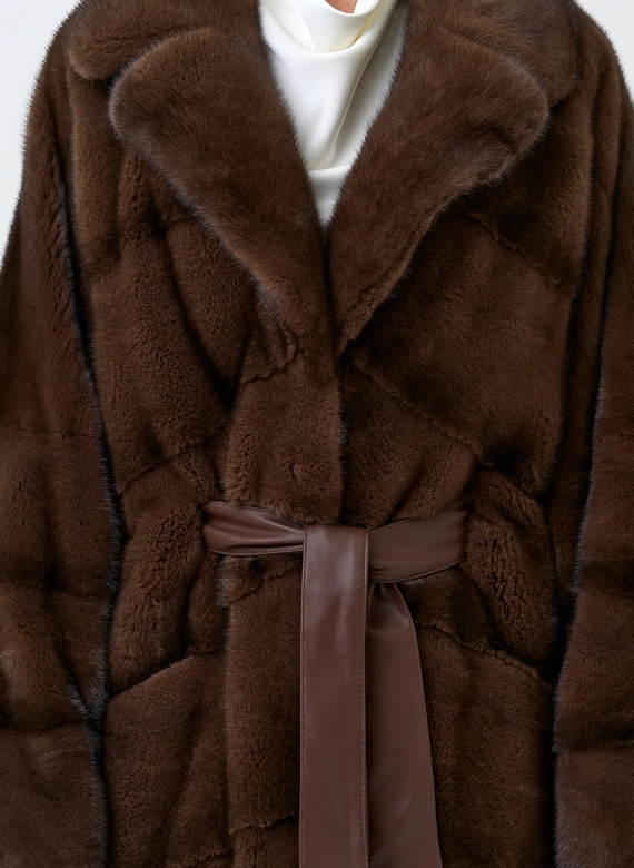 Шуба из меха норки с английским воротником