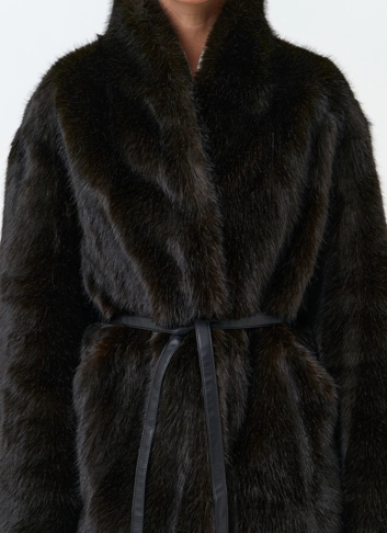 Женская шуба из эко меха фото