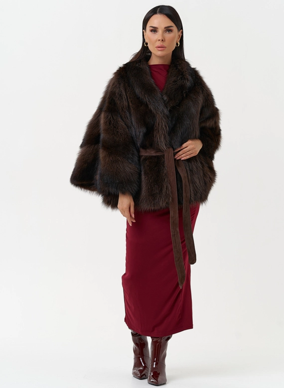 Женская шуба из меха канадского енота фото